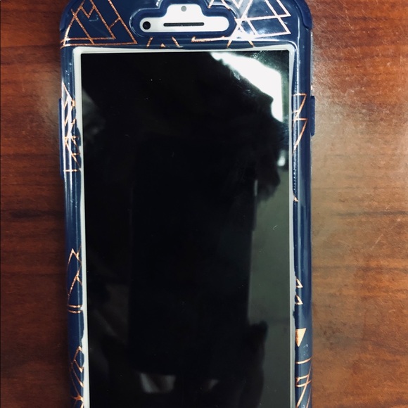 Triangular iPhone Case - Picture 5 of 5